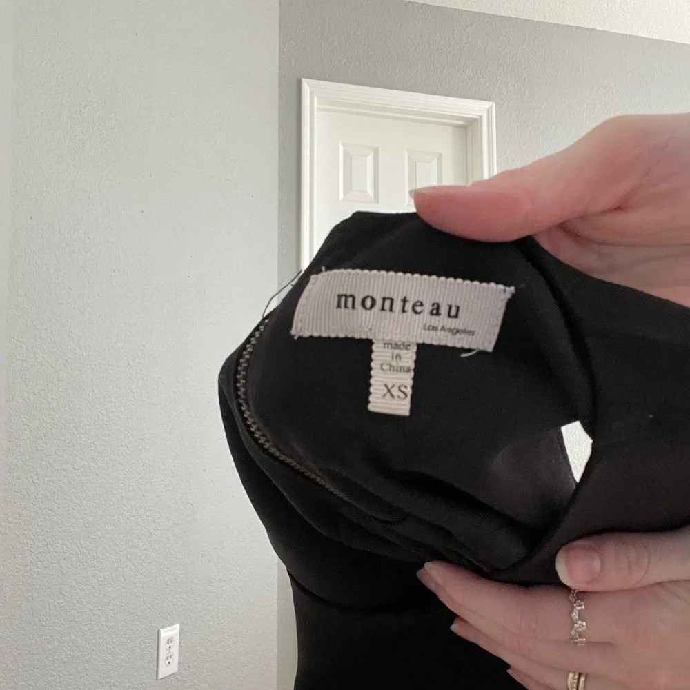 Monteau Black Scalloped Shift Dress - Picture 4 of 4